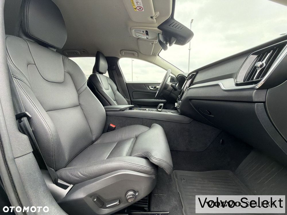 Volvo V60 Cross Country - 15