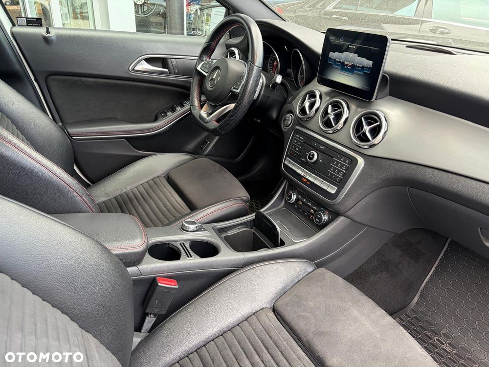 Mercedes-Benz GLA 220 4-Matic AMG Line - 15