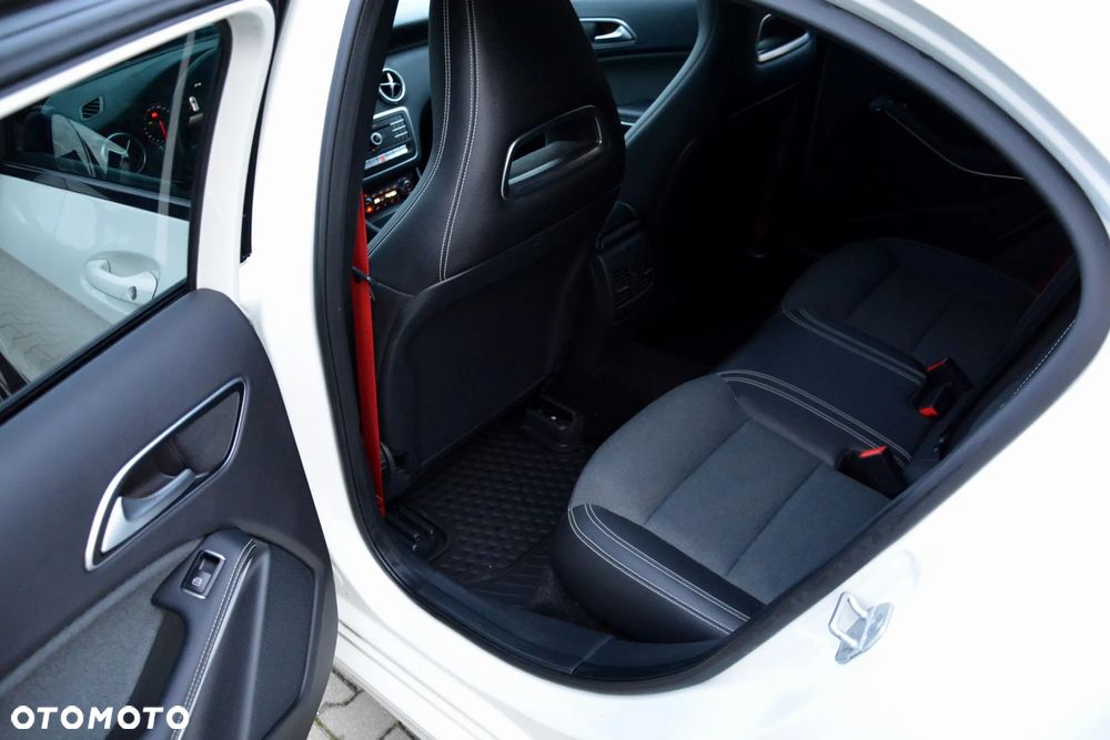 Mercedes-Benz Klasa A 180 7G-DCT - 9