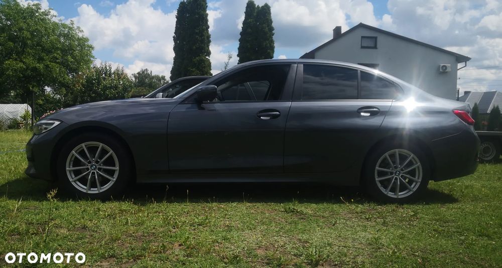 BMW Seria 3 318d Luxury Line - 18