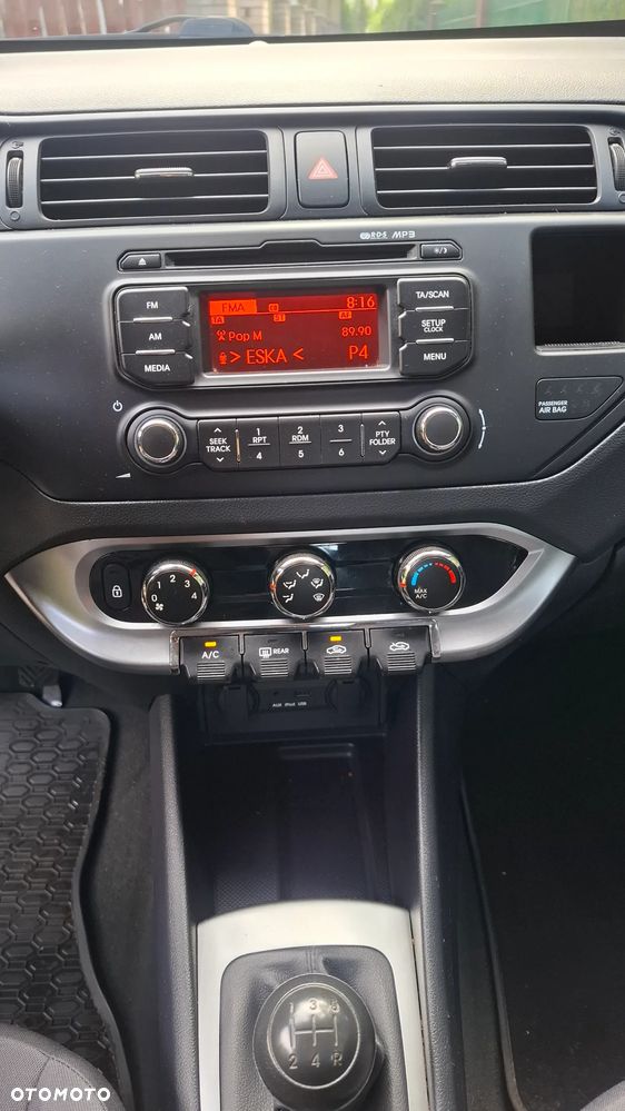 Kia Rio 1.2 Dream Team Edition - 16