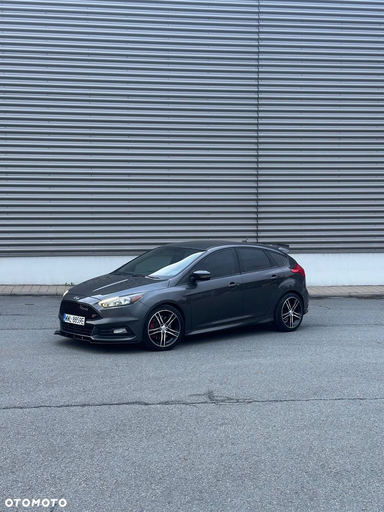 Ford Focus - 1