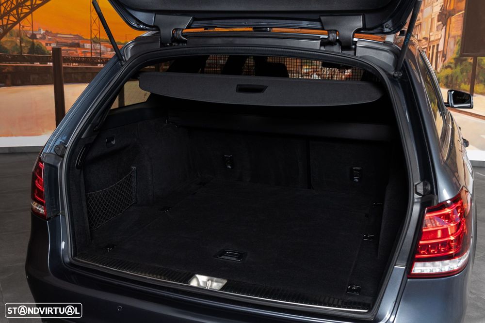 Mercedes-Benz E 300 Bluetec Hybrid Avantgarde - 23