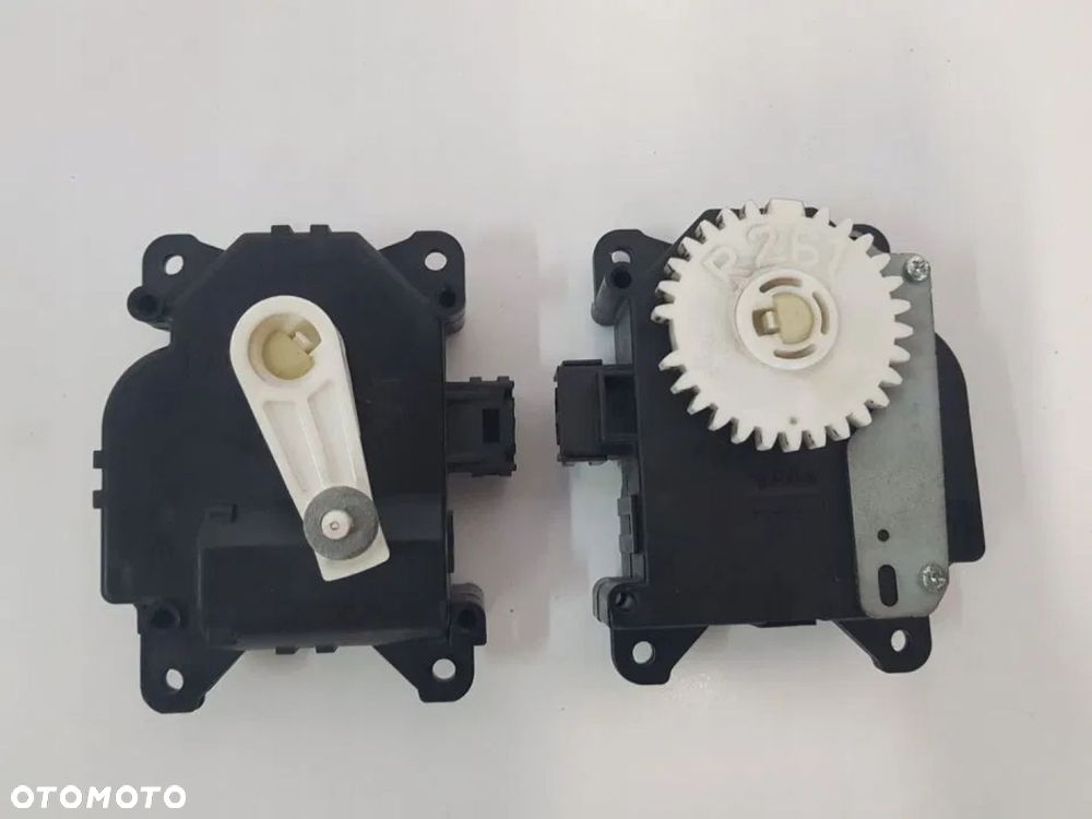 SILNICZEK NAGRZEWNICY TOYOTA AVENSIS T27 2.0 D4D - 2