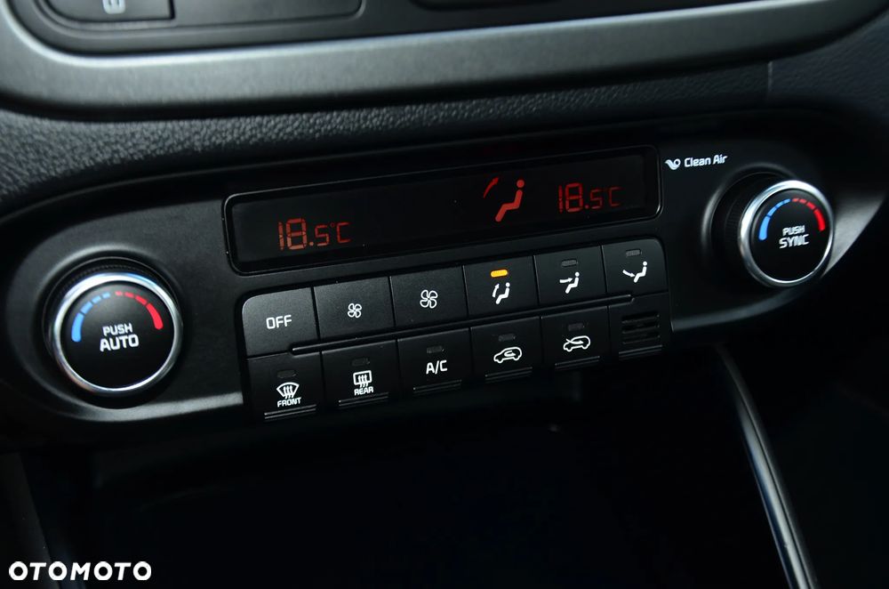 Kia Carens 1.7 CRDi XL - 32