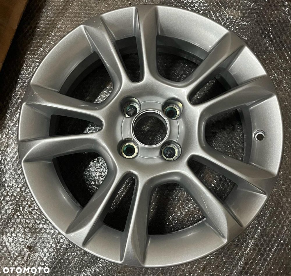 Opel Corsa D  felga 16 - 1