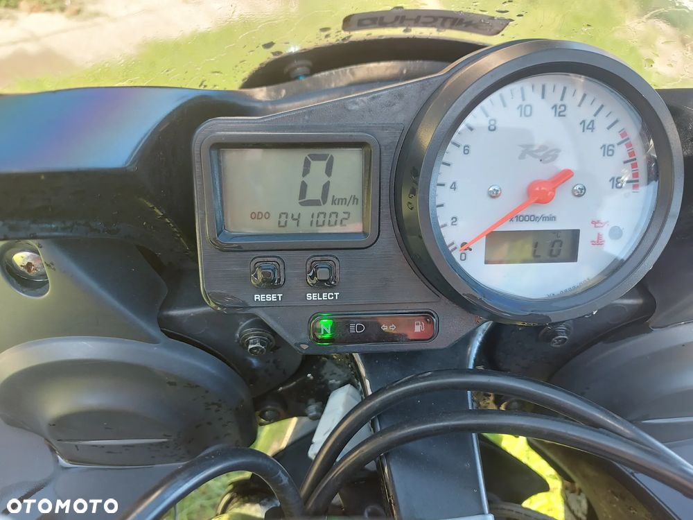 Yamaha R6 - 5