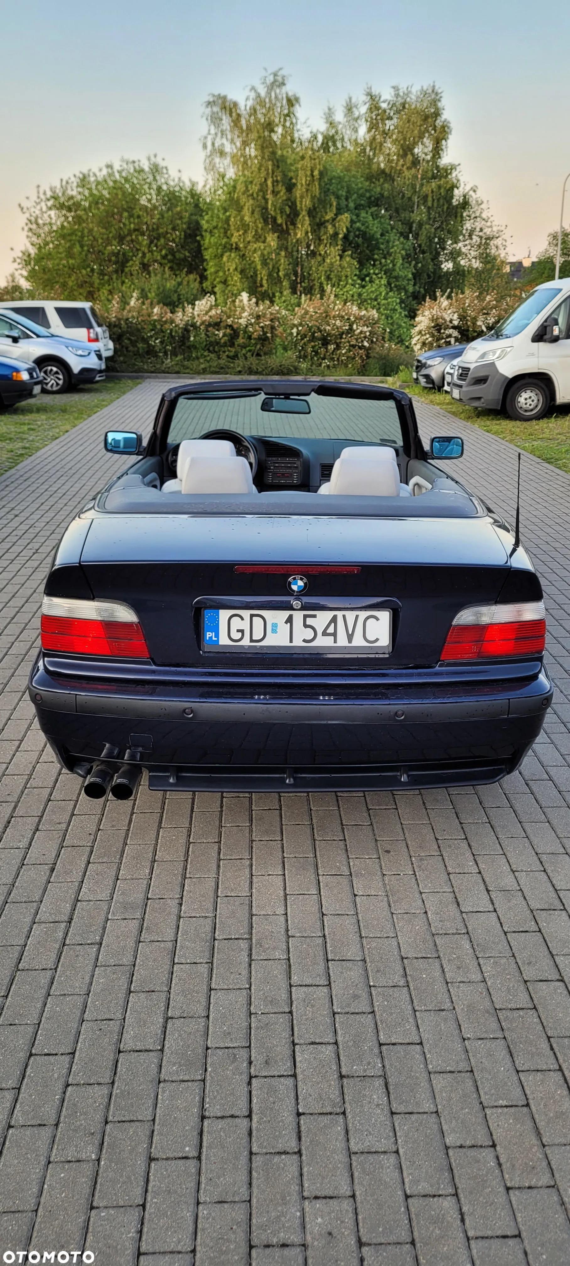 BMW Seria 3 318i Cabriolet - 13