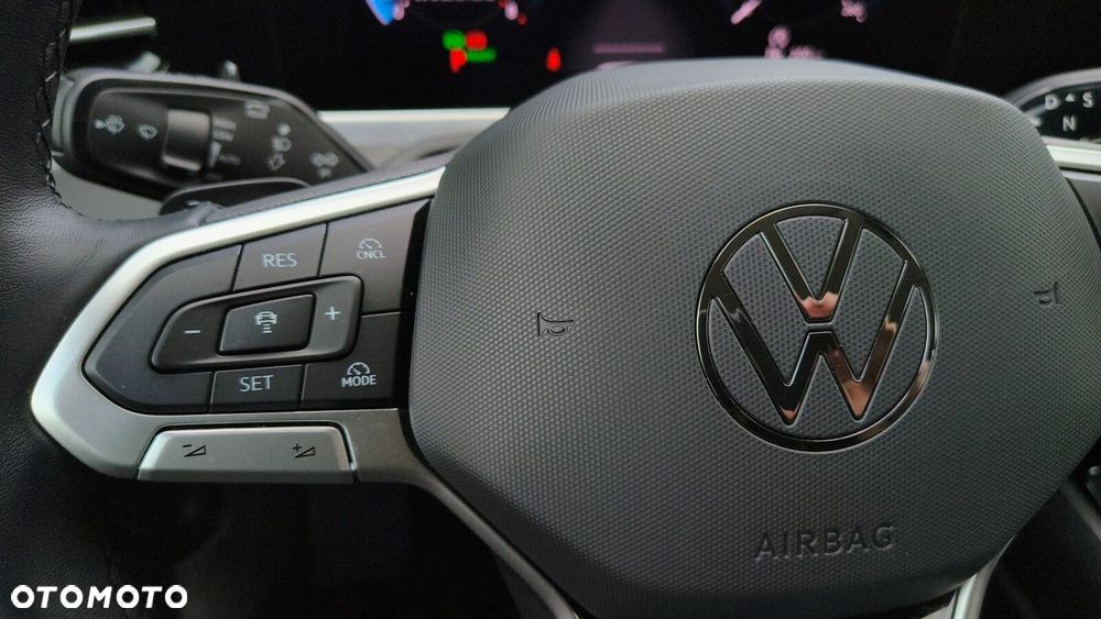 Volkswagen Passat - 16