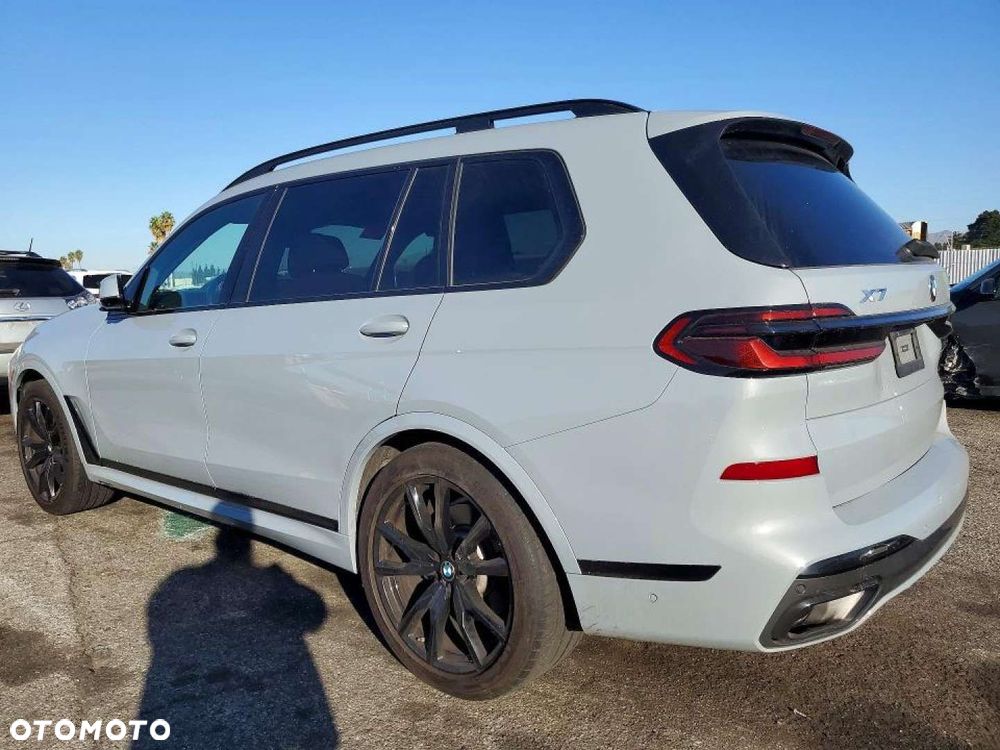 BMW X7 2025 photo 2