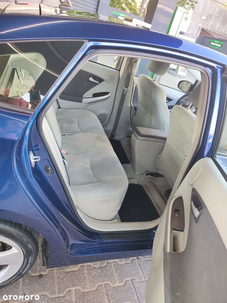 Toyota Prius 1.8 HSD Sol - 3