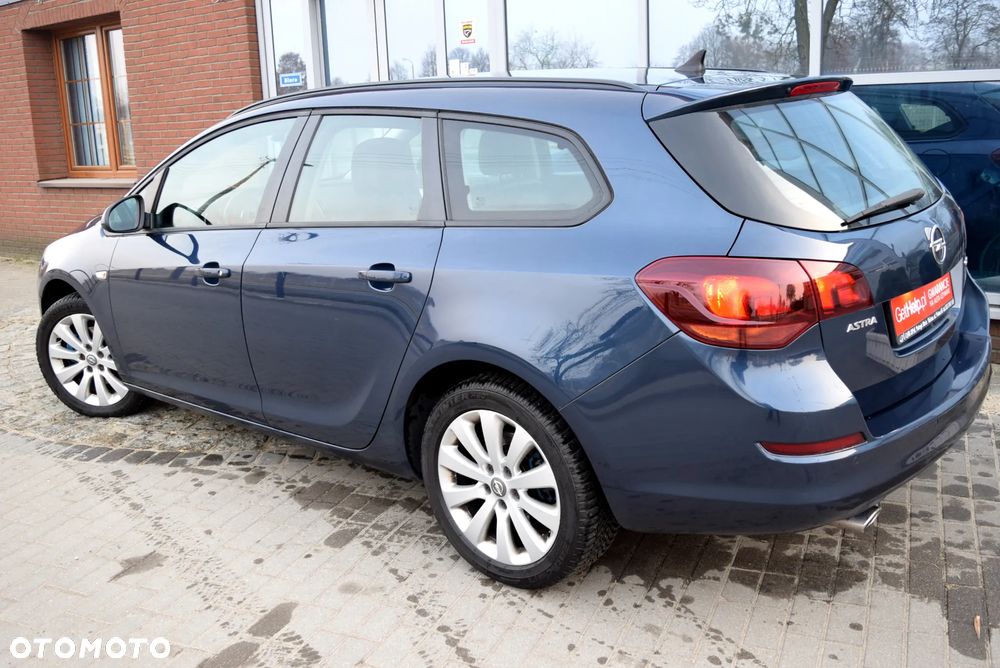 Opel Astra 2.0 CDTI DPF Cosmo - 4