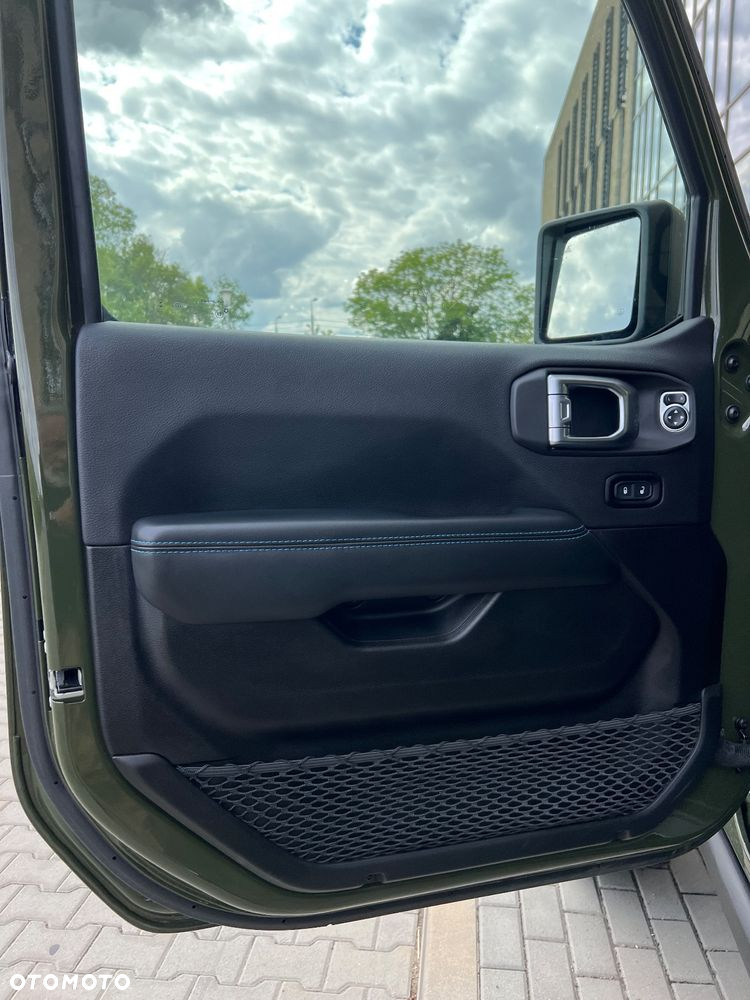 Jeep Wrangler - 20