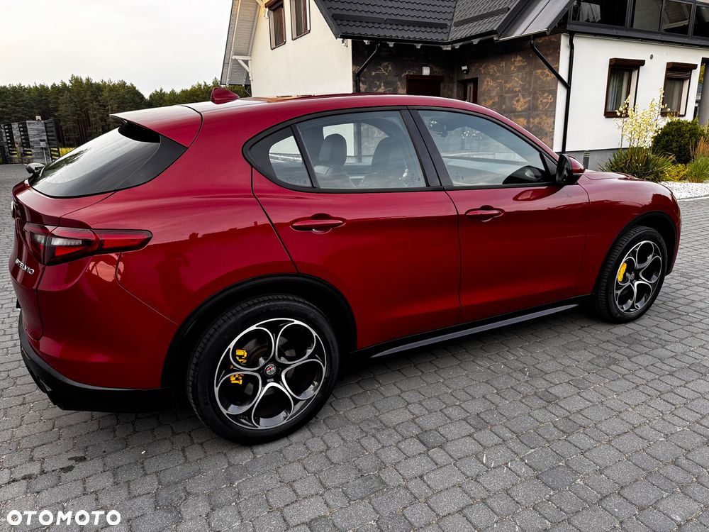 Alfa Romeo Stelvio - 10