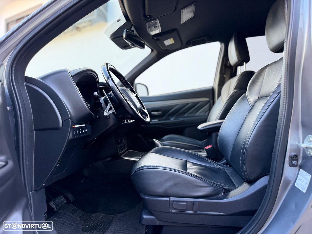 Mitsubishi Outlander - 20