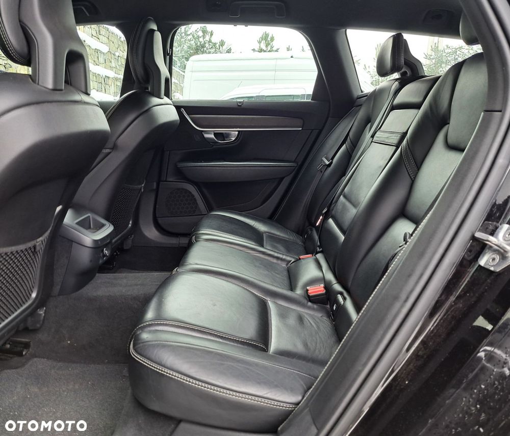 Volvo V90 Cross Country - 10