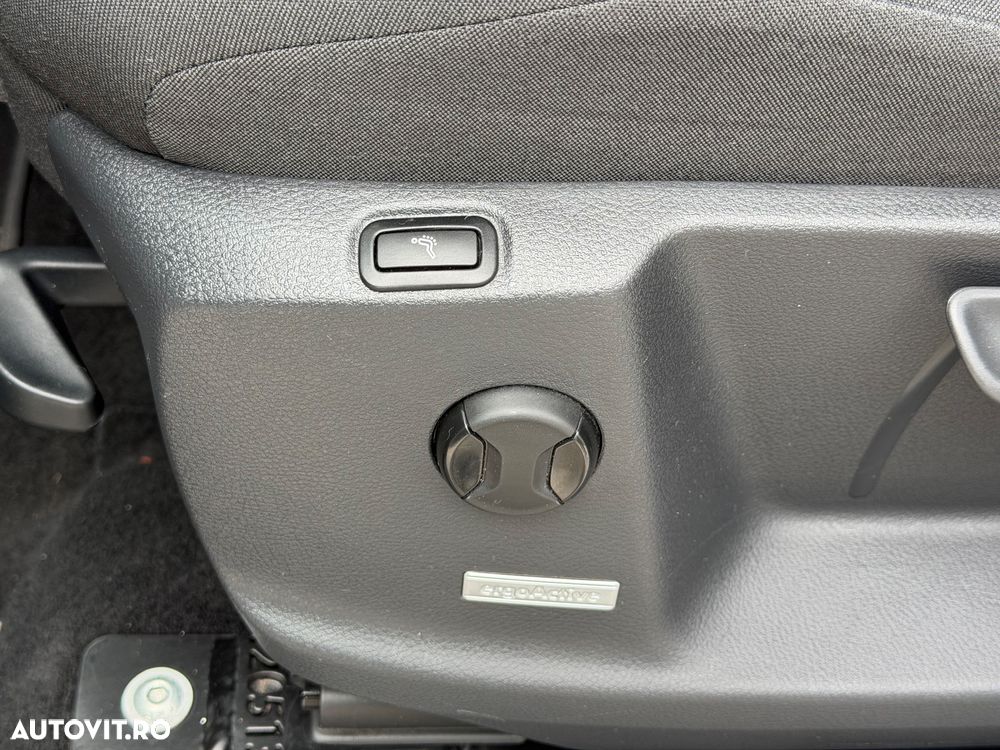 Volkswagen Touran 2.0 TDI SCR Highline - 19
