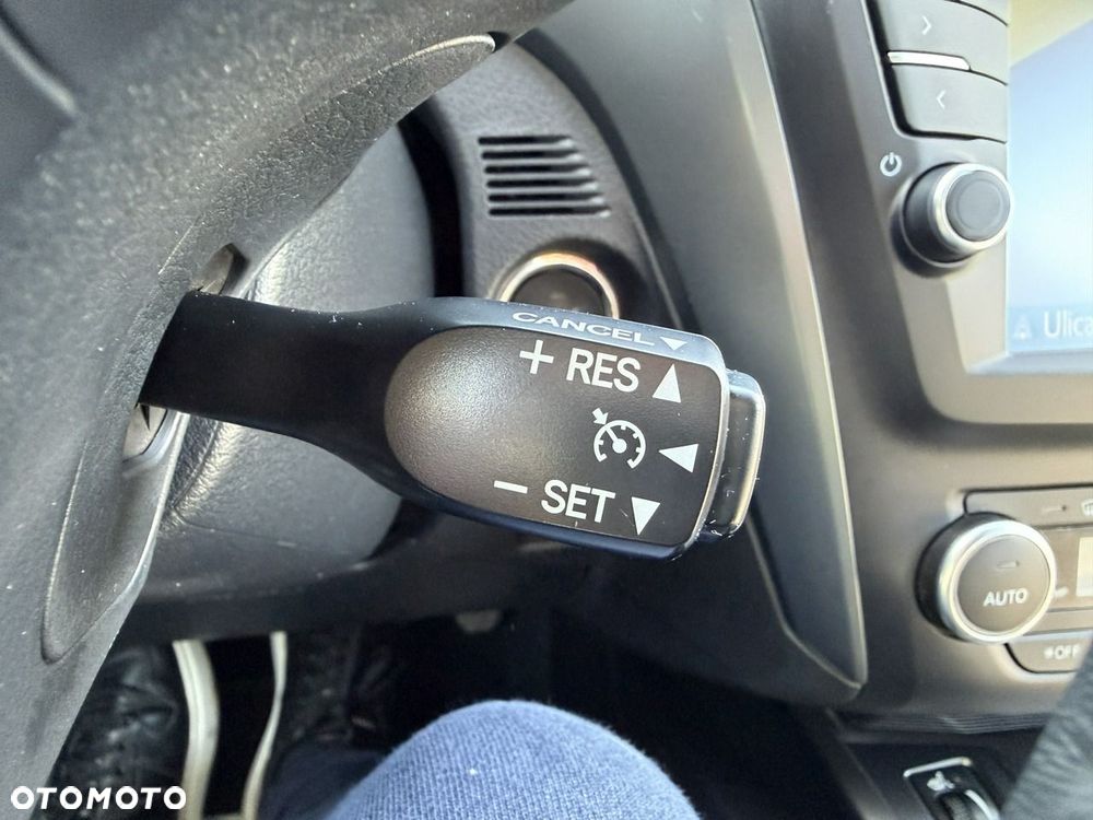 Toyota Avensis - 17
