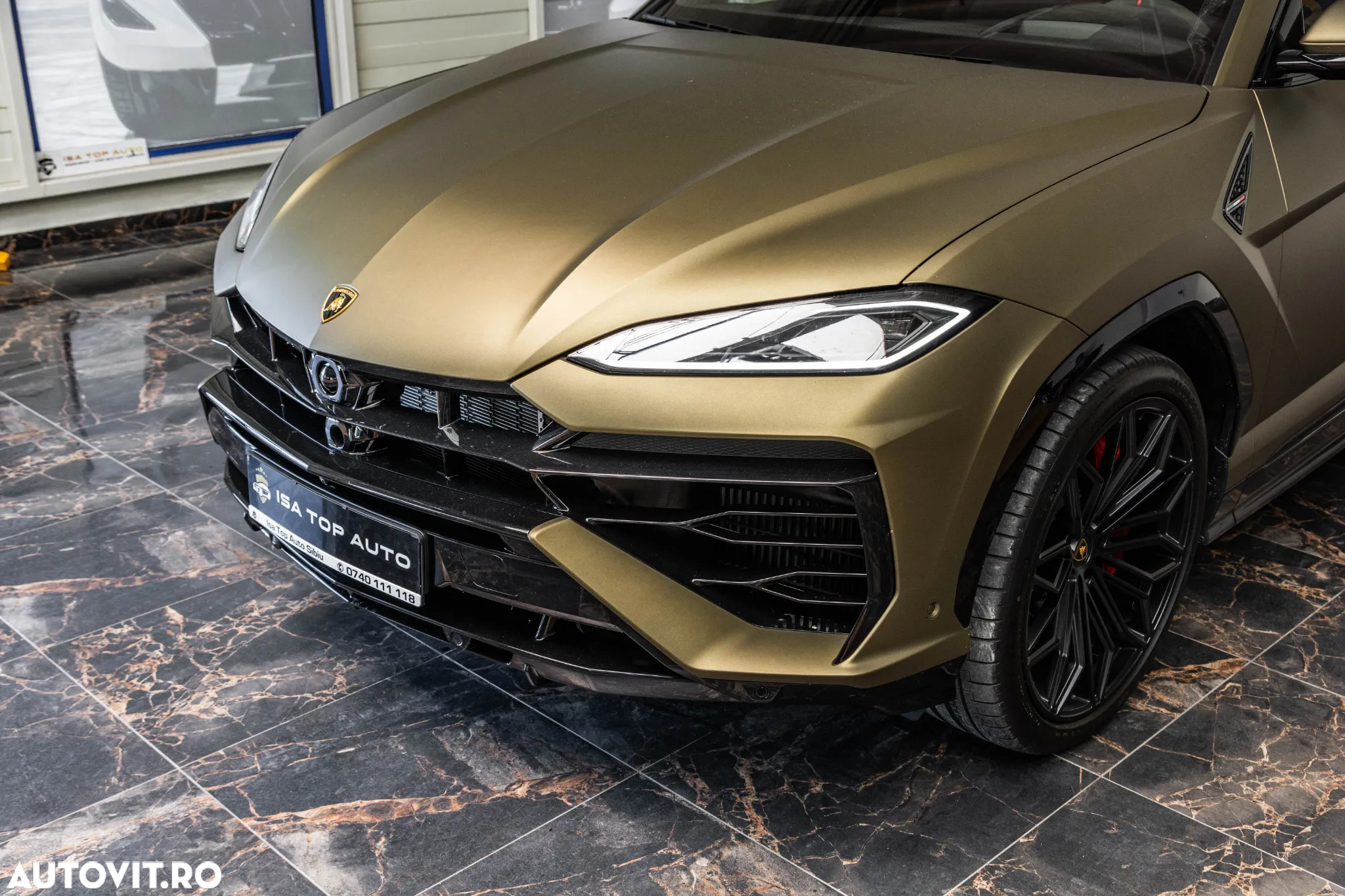 Lamborghini URUS - 12