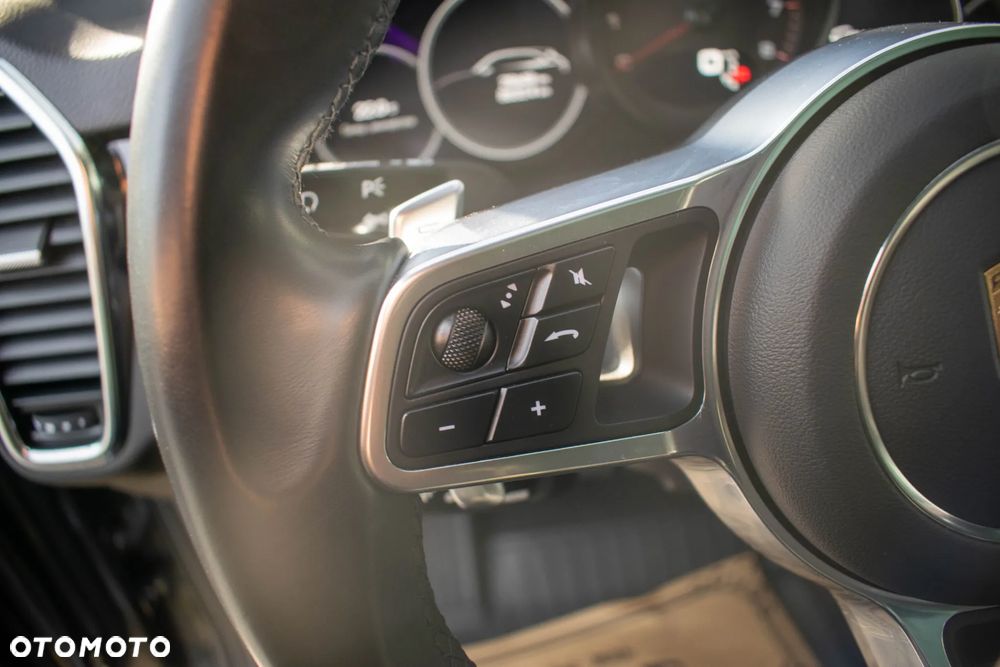 Porsche Cayenne Standard - 13