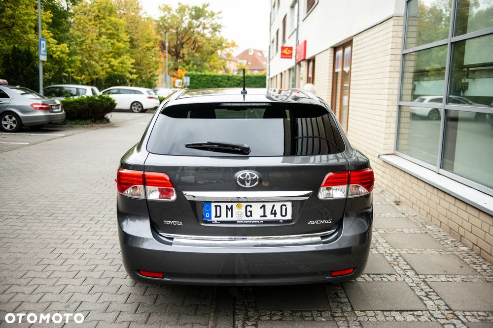 Toyota Avensis 2014 photo 5