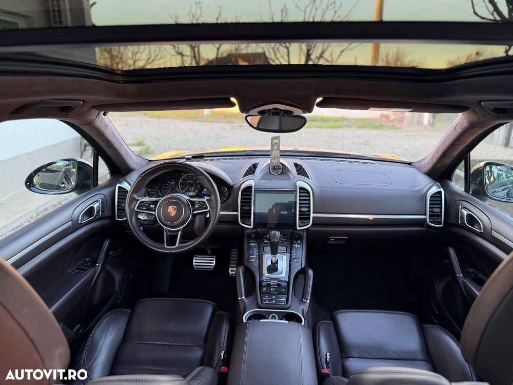 Porsche Cayenne - 17