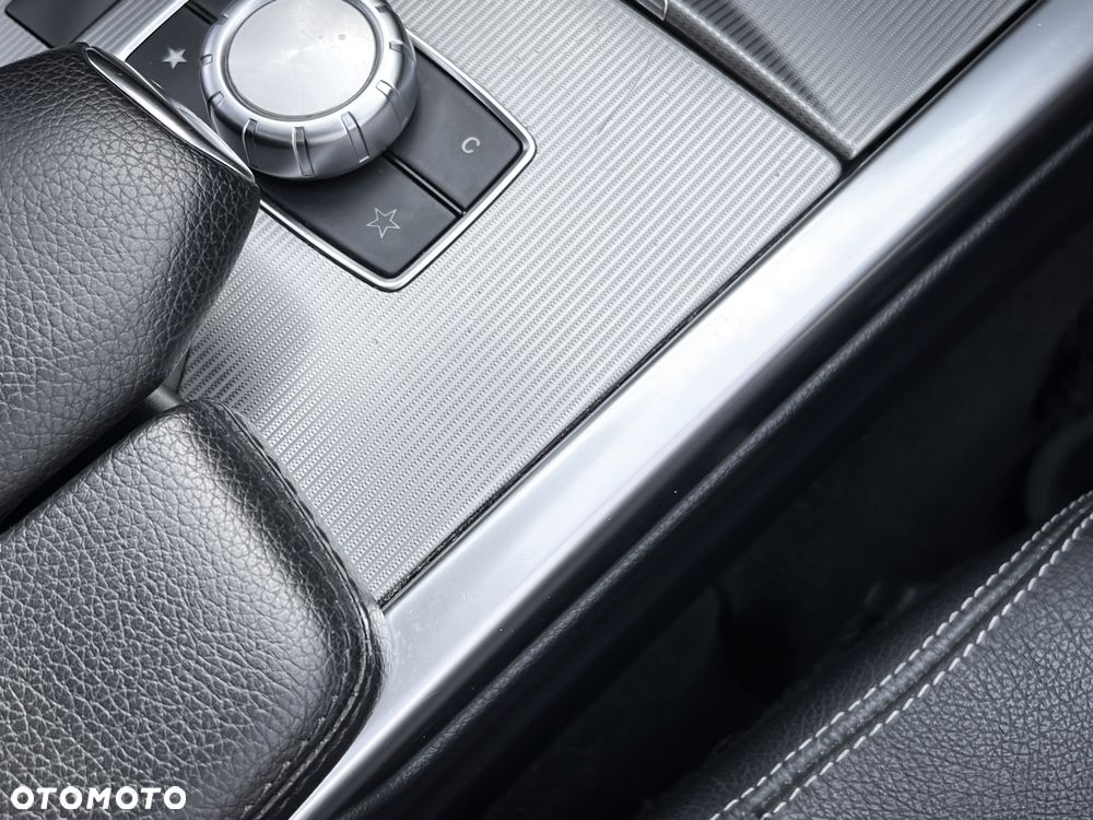 Mercedes-Benz Klasa E 220 CDI DPF BlueEFFICIENCY 7G-TRONIC Avantgarde - 37
