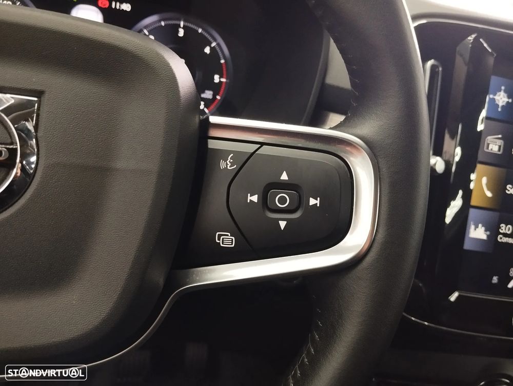 Volvo XC 40 2.0 D4 Momentum Plus AWD - 21