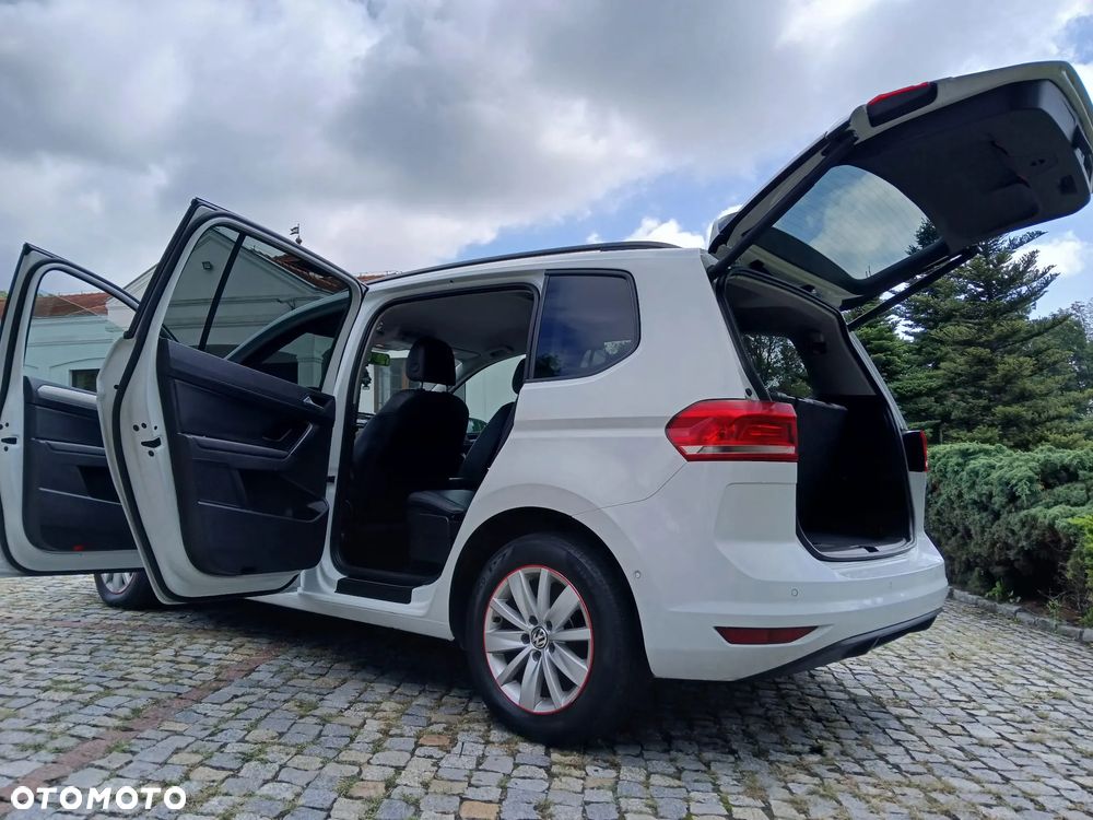 Volkswagen Touran - 27