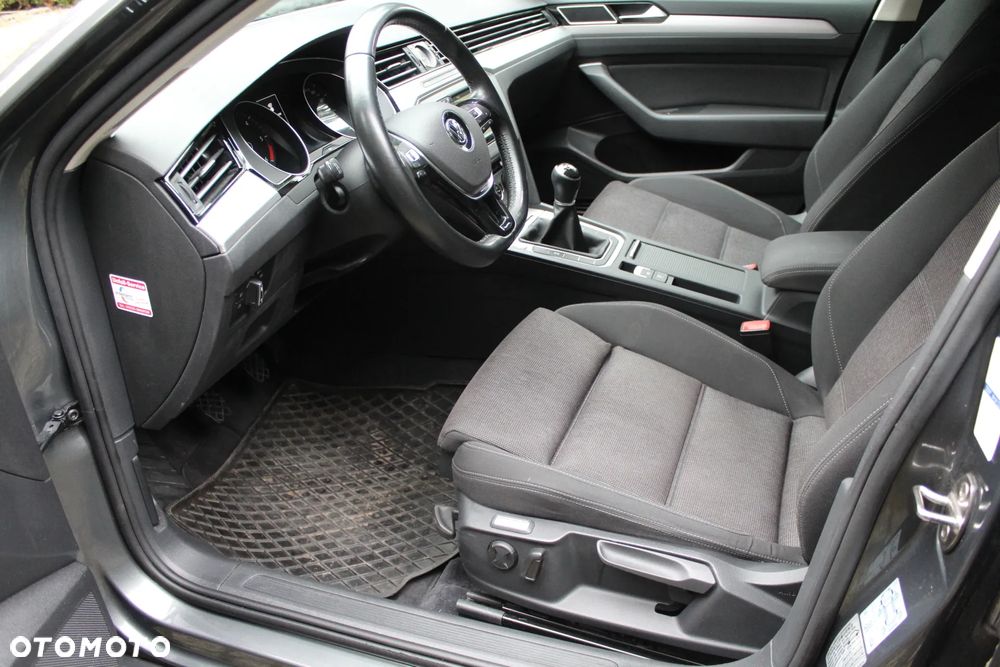 Volkswagen Passat 2.0 TDI (BlueMotion Technology) Comfortline - 14