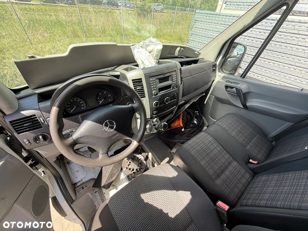 Mercedes-Benz Sprinter - 4