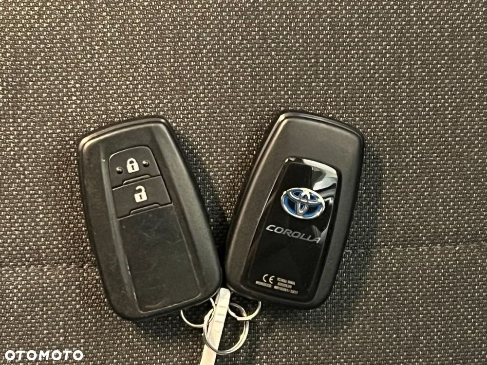 Toyota Corolla 1.8 Hybrid Trek - 25