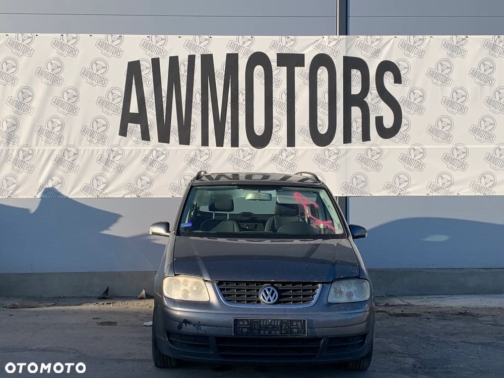 VW VOLKSWAGEN TOURAN 2004 *SAMOCHÓD NA CZĘŚCI* 3546  MASKA, LAMPA, DRZWI, LUSTERKO, ZDERZAK, GRILL, BŁOTNIK, KLAPA, BELKA, DESKA, FOTELE, KANAPA, ĆWIARTKA KIEROWNICA, TARCZE, ZACISKI, ZAWIESZENIE, KOMPLETNY PRZÓD, KOMPLETNY TYŁ, LICZNIK, ZEGARY, PRAWE LEWE PRZÓD TYŁ - 2