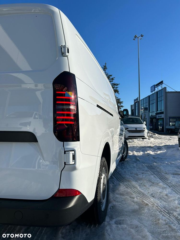 Volkswagen Transporter FURGON T7 - 20