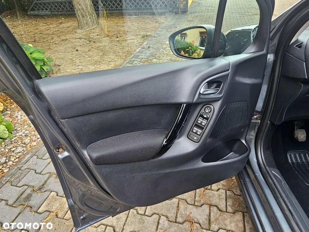 Citroën C3 1.2 PureTech Shine - 21