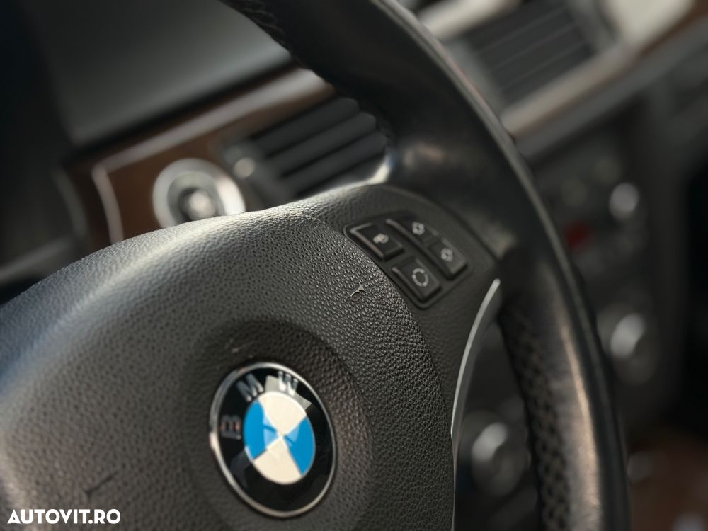 BMW Seria 3 318d DPF Touring Edition Exclusive - 15