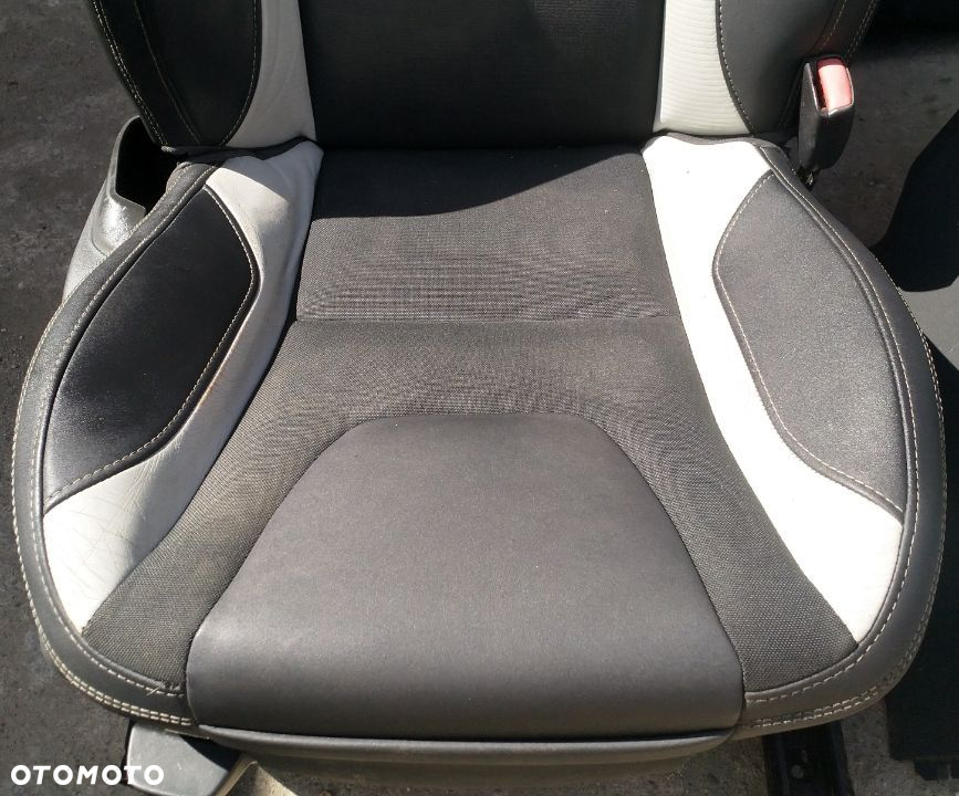 Fotele Volvo S60 R design - 4