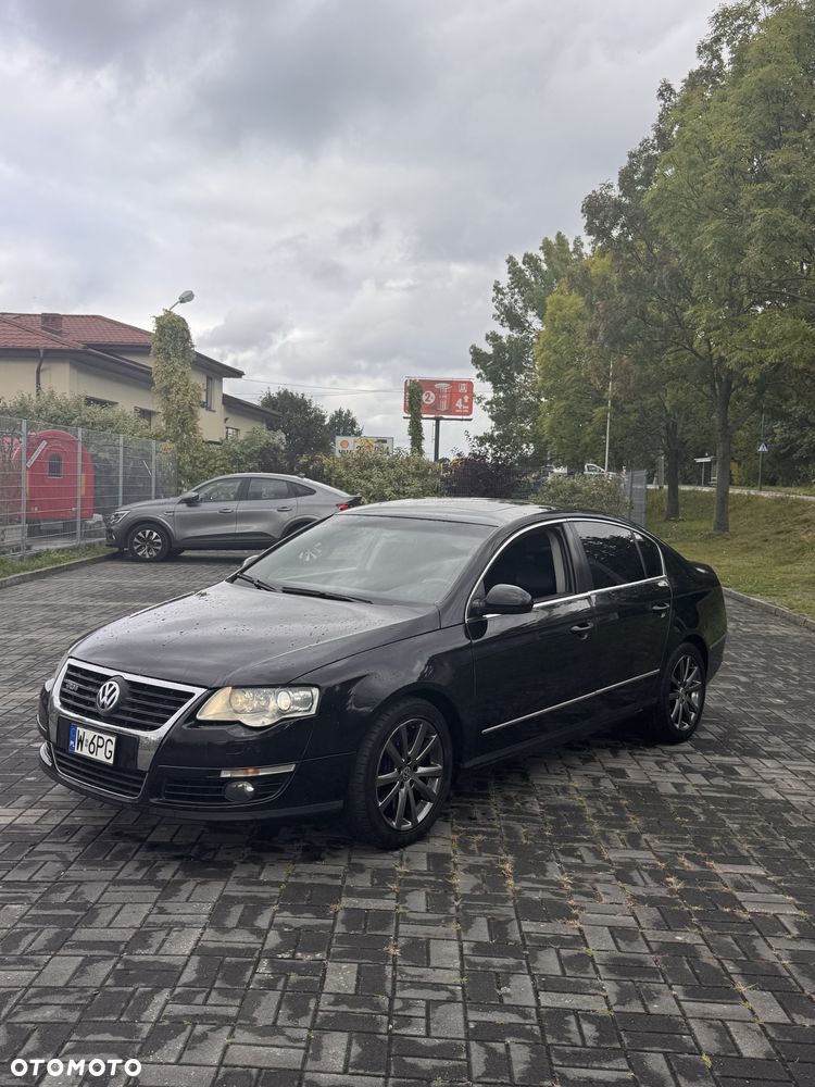 Volkswagen Passat - 1