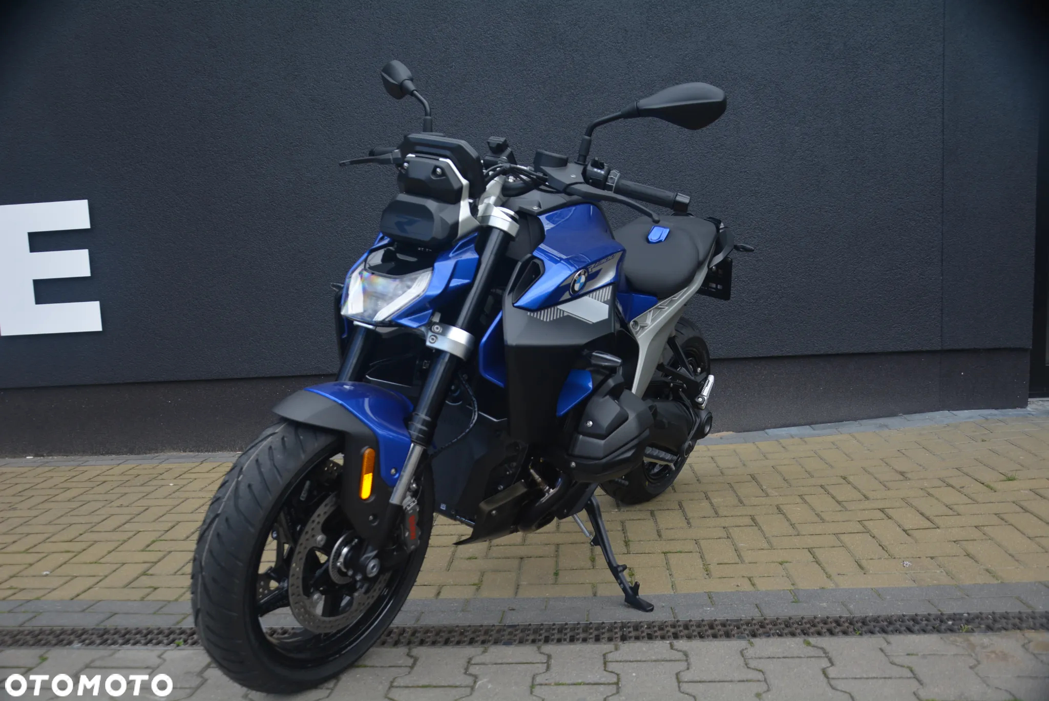 BMW R - 8