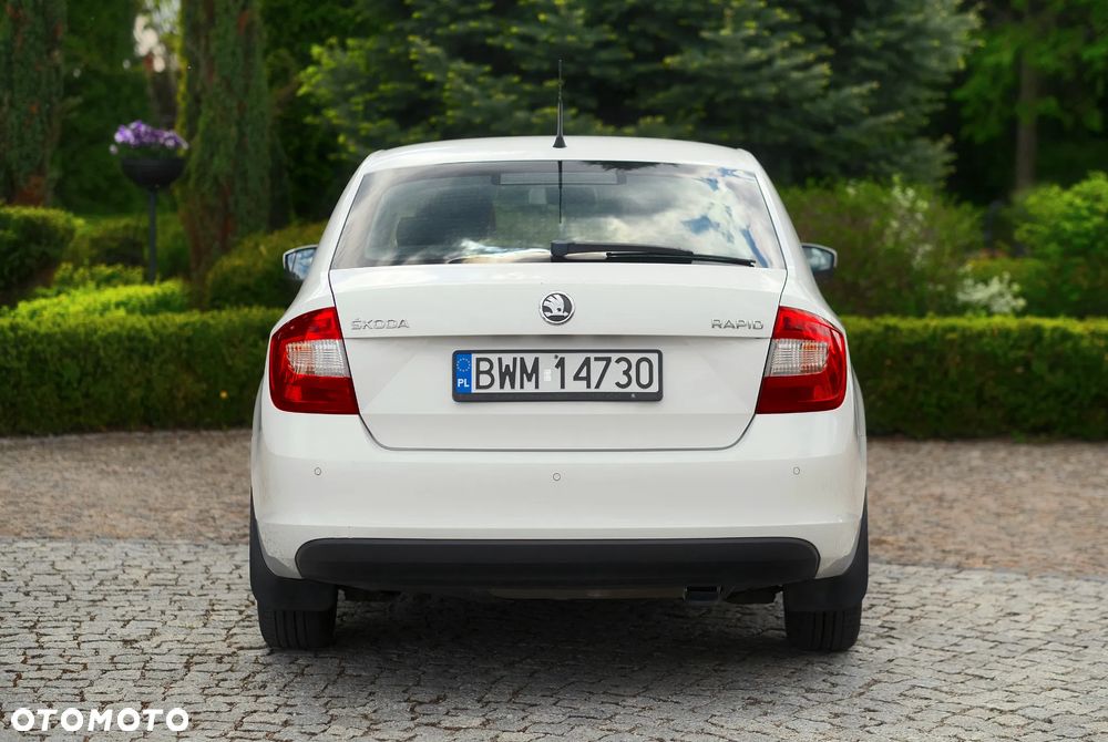 Skoda RAPID 1.2 TSI Elegance - 24