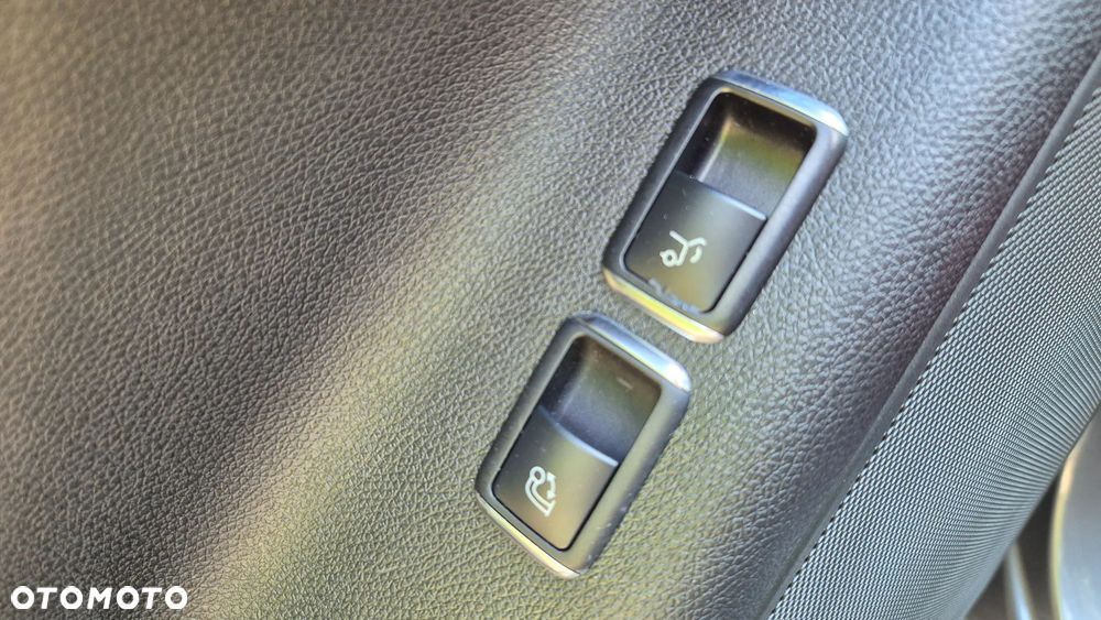 Mercedes-Benz GLE - 38