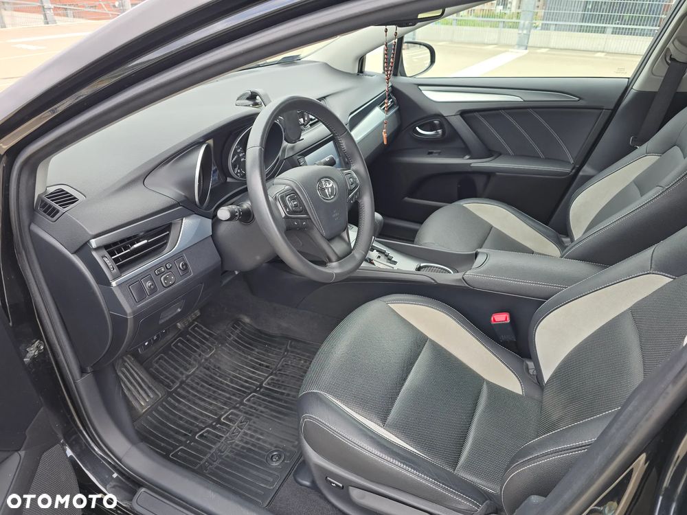 Toyota Avensis 1.8 Premium MS - 13