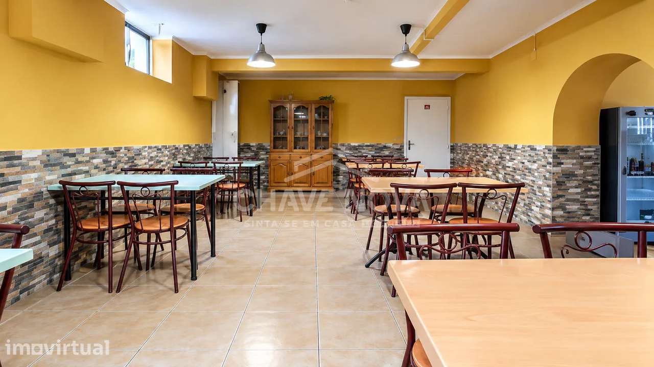 estaurante em pleno funcionamento em Arcozelo, Vila Nova de Gaia - Grande imagem: 5/10