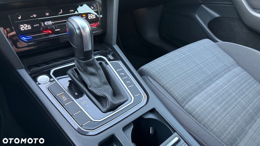 Volkswagen Passat Variant 2.0 TDI SCR DSG Business - 16