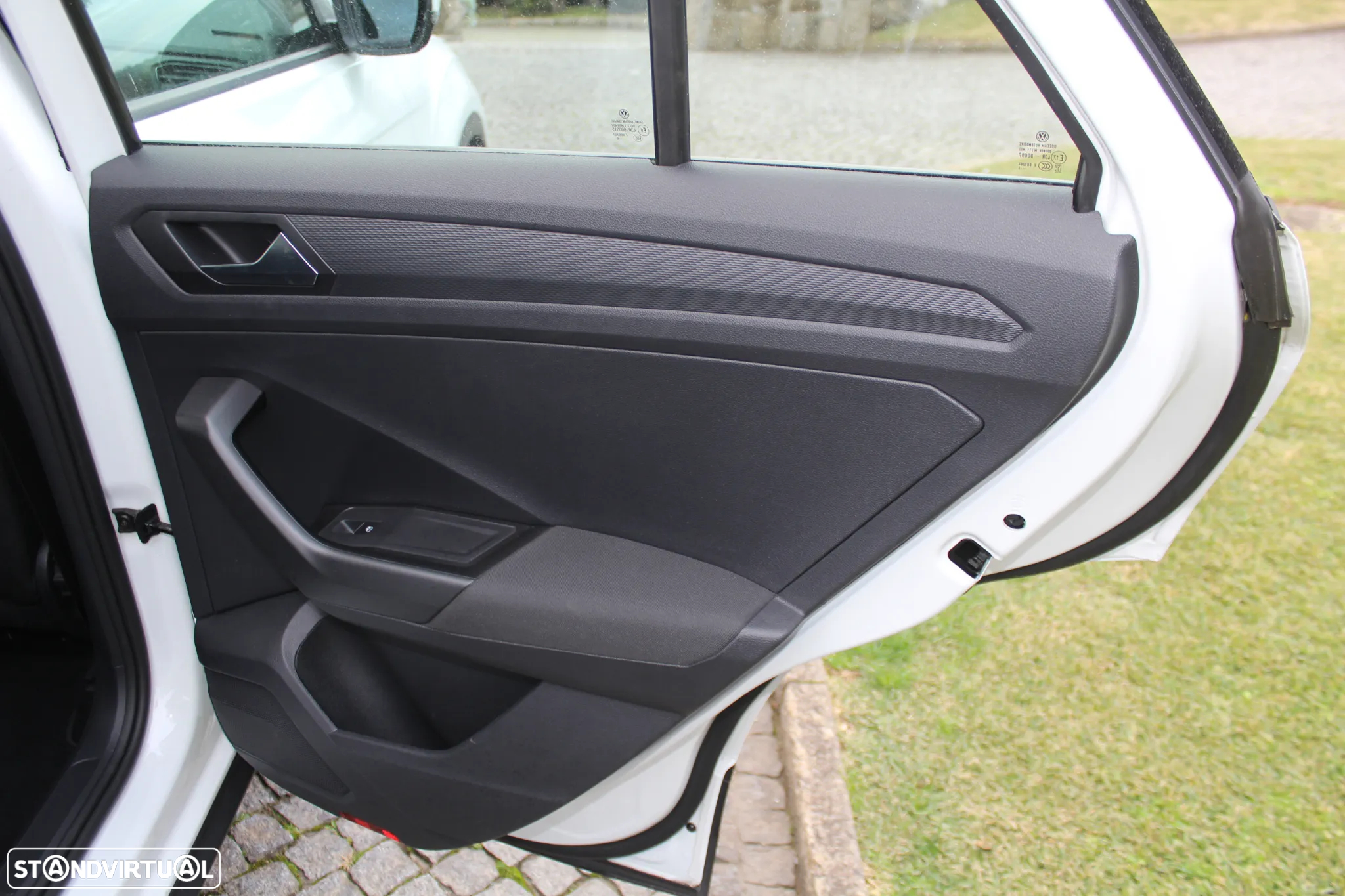 VW T-Roc 1.5 TSI Beats - 24