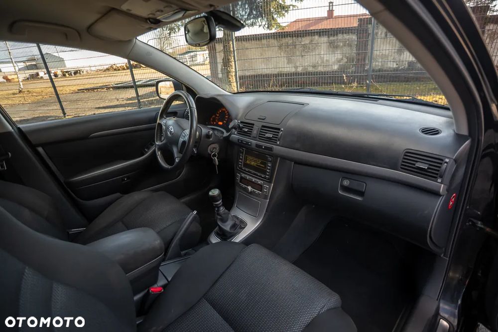 Toyota Avensis 2.2 D-4D Prestige - 21