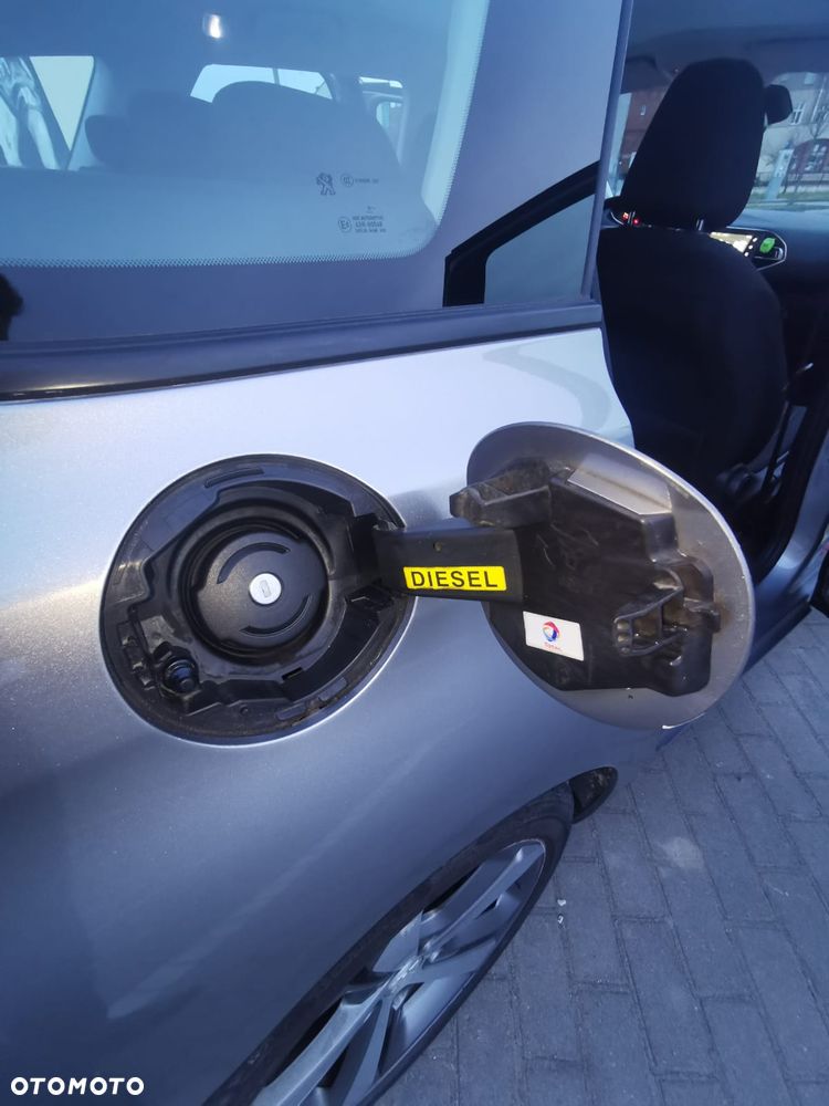 Peugeot 308 2.0 HDi Active - 14