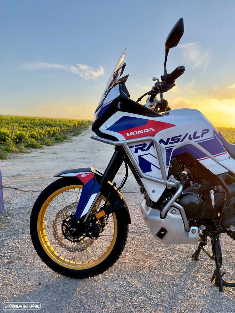Honda Transalp 750 SP - 2