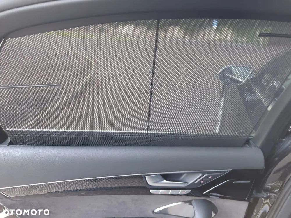 Audi S8 - 33