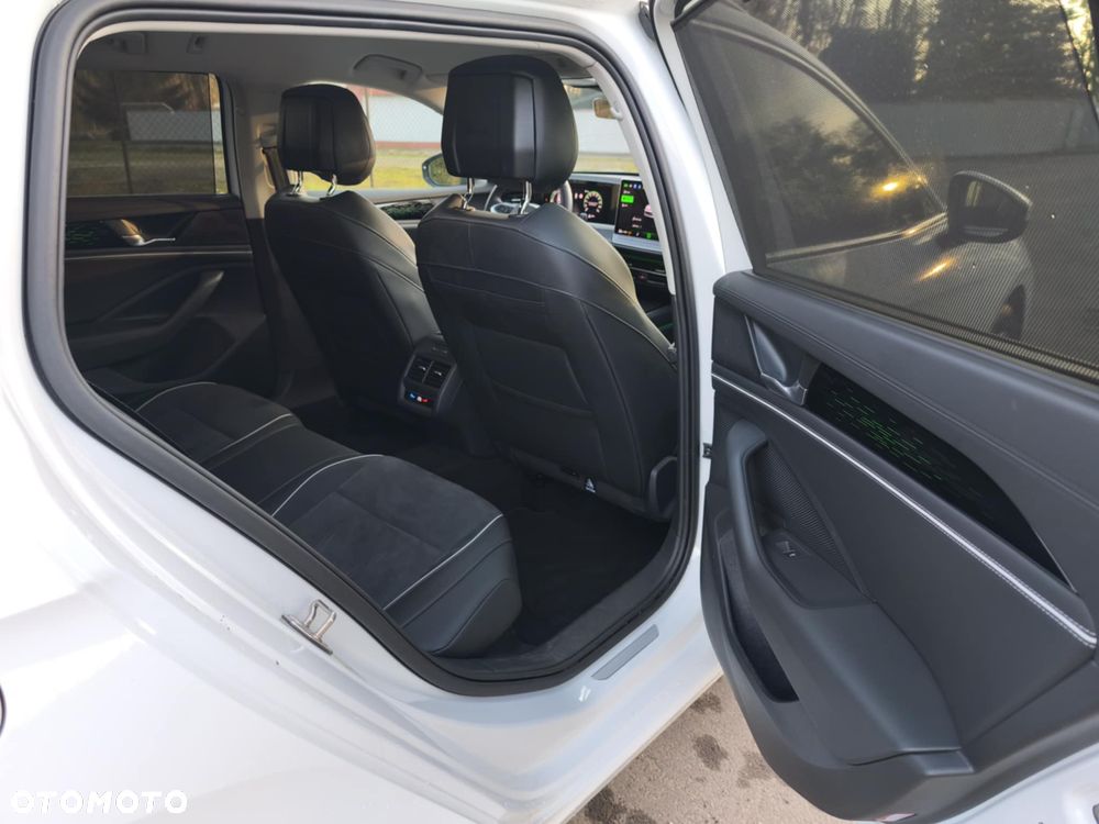 Volkswagen Passat 2.0 TDI SCR DSG Elegance - 35